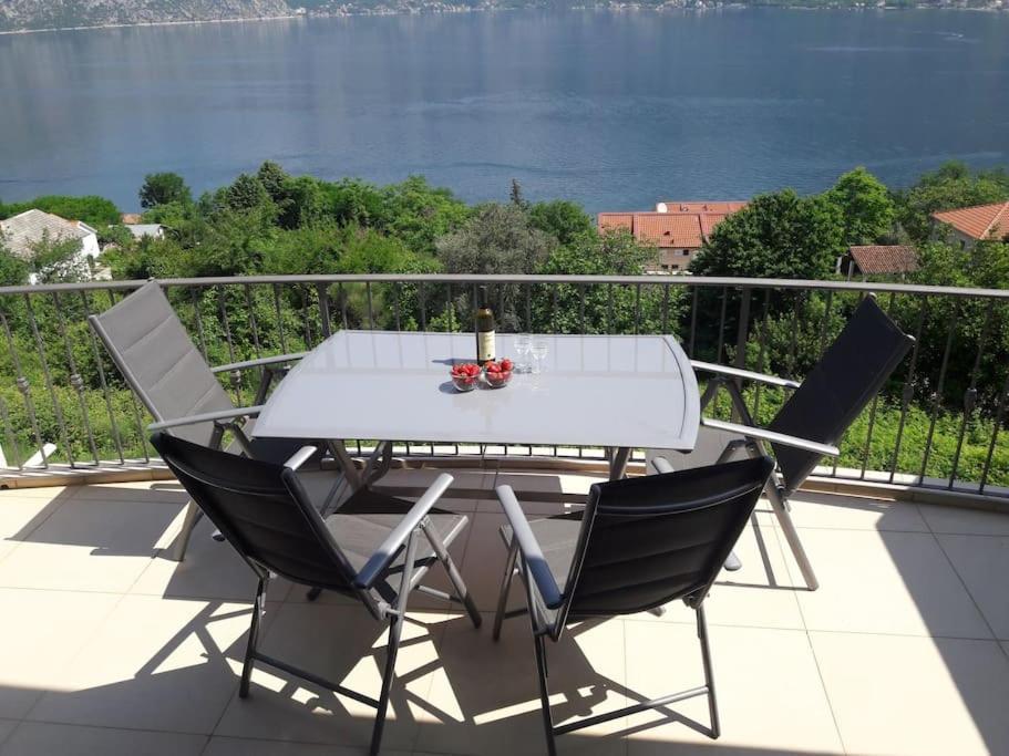 2Br Apartment With Pool Котор Екстер'єр фото