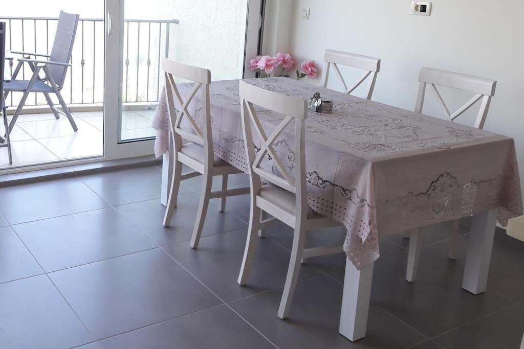 2Br Apartment With Pool Котор Екстер'єр фото