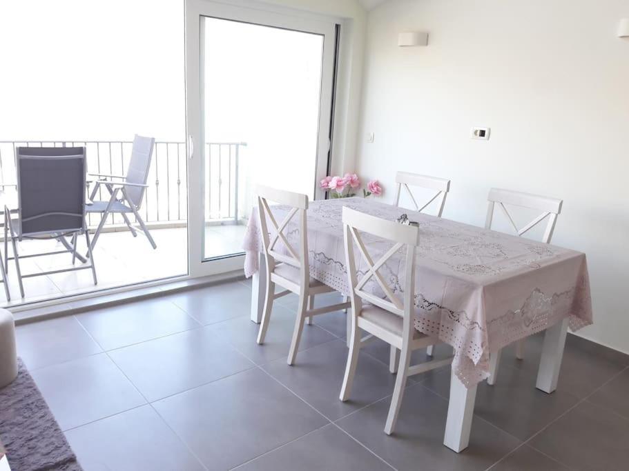 2Br Apartment With Pool Котор Екстер'єр фото