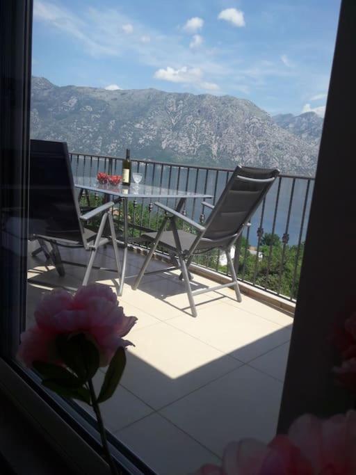 2Br Apartment With Pool Котор Екстер'єр фото