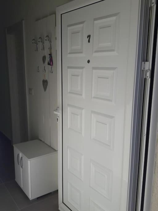 2Br Apartment With Pool Котор Екстер'єр фото